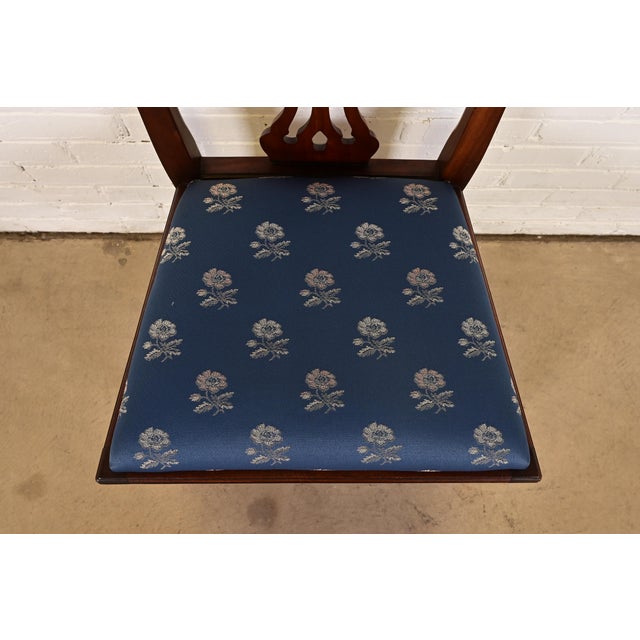 Wood Baker Furniture Style Georgian Carved Mahogany Dining Chairs, Set of Eight For Sale - Image 7 of 11