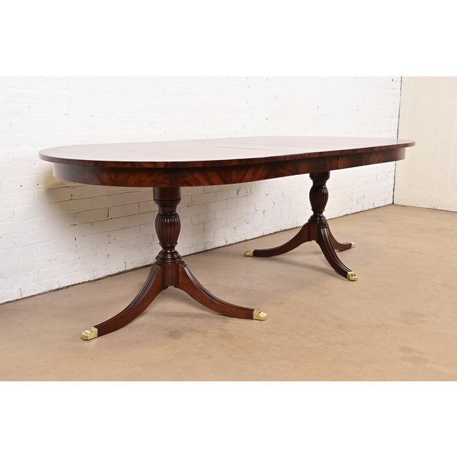 Henkel Harris Henkel Harris Georgian Banded Mahogany Double Pedestal Extension Dining Table, Newly Refinished For Sale - Image 4 of 15