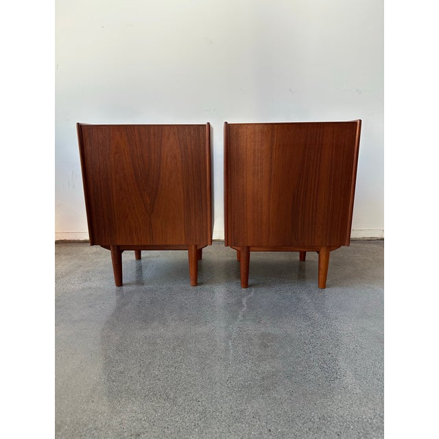 1960s Borge Mogensen for Povl Dinesen Mid Century Pair of Nightstands For Sale In San Francisco - Image 6 of 18