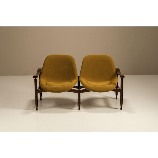 A playful sense of rhythm runs through this rare two-seater “Tiki” bench designed by Busnelli. Its poised structure and...