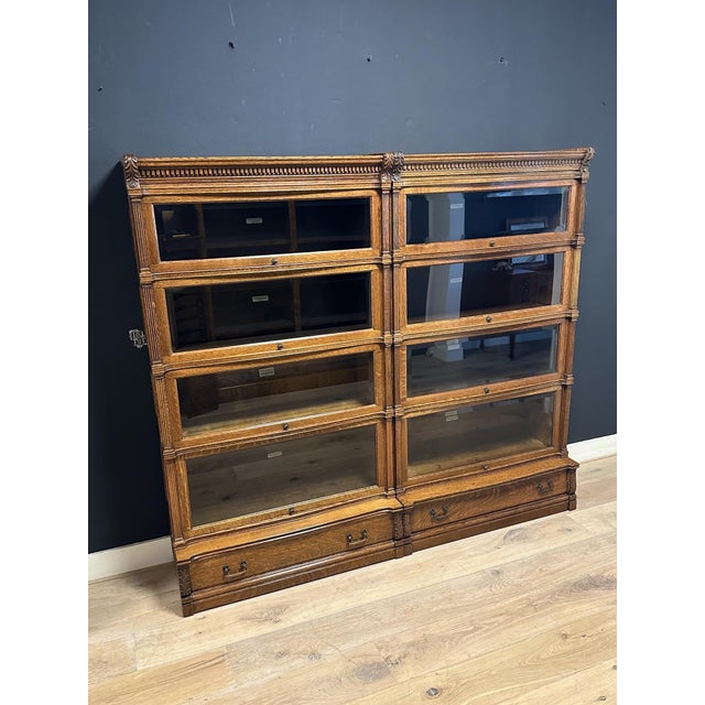 Antique Globe Wernicke bookcase in perfect condition. This is the most exceptional version of the Globe Wernicke...
