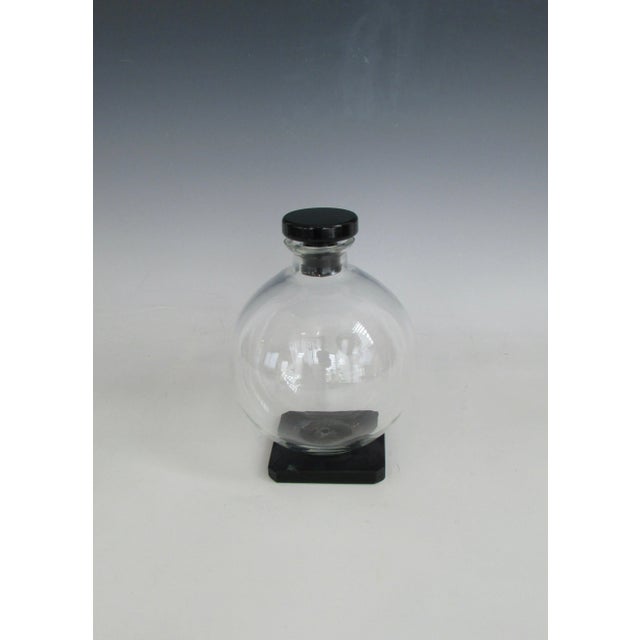 1930s Art Deco Era Clear Glass Ball Decanter With Onyx Glass Base and Stopper For Sale - Image 11 of 12