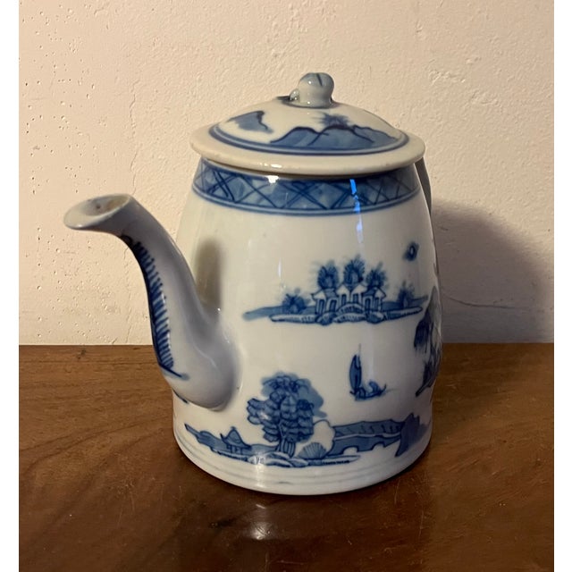 Antique 19th Century Chinese Export Blue & White Canton Porcelain Tea Pot For Sale In New York - Image 6 of 12