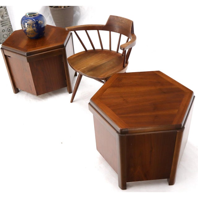 Late 20th Century Pair of Hexagon Walnut End Side Tables w/ One Door Cabinets Storage Compartment For Sale - Image 11 of 17