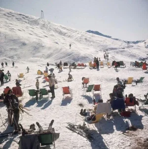 Skiers at Verbier Slim Aarons C Print