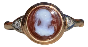 The Etthen: Ladies Antique Italian Carved Shell Cameo Ring in 14K Gold
