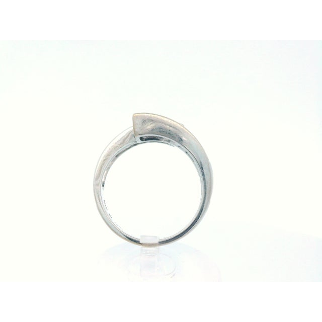 1980s 14k White Gold Natural Sapphire & Diamond Bypass Ring, Size 6.75 For Sale In Lexington, KY - Image 6 of 7