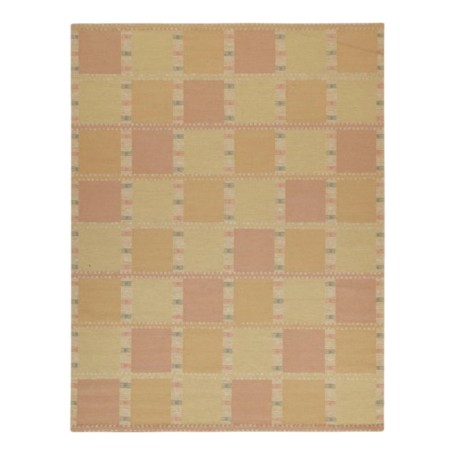 Rug & Kilim’s Scandinavian Style Kilim in Gold and Pink Geometric Pattern 14x20 For Sale