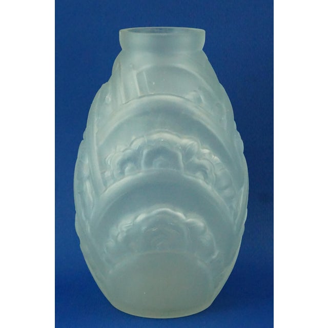 20th Century Art Nouveau Glass Vase Decorated with Bas-Relief from Muller Frères, Lunéville, France, 1900s For Sale - Image 6 of 18