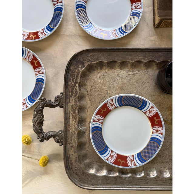 1970s Vintage Fitz and Floyd 1975 Mishiki Plates 6.5 Inch Blue Oxblood Red Gold Vintage Japan - Set of 4 For Sale - Image 5 of 10