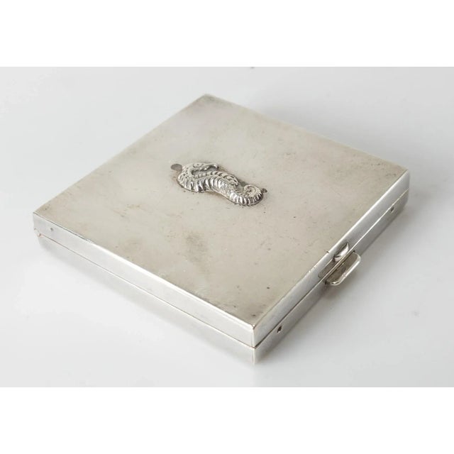 Silver Mid Century American Sterling SIlver Makeup Compact With Seahorse For Sale - Image 8 of 8