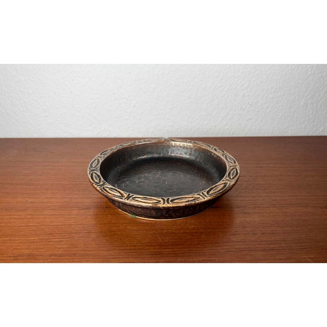 Beige Mid-Century Modern Danish Studio Pottery Bowl from Lovemose, 1960s For Sale - Image 8 of 14