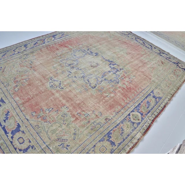 1950s Mid 20th Century Oushak Turkish Oversize Wool Rug For Sale - Image 5 of 10