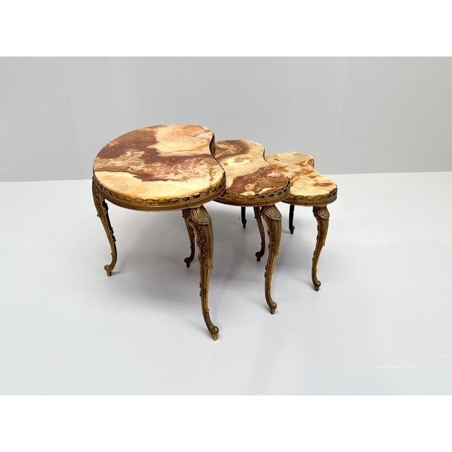 Vintage Hollywood Regency Nesting Tables in Brass and Onyx, Set of 3 For Sale - Image 11 of 17