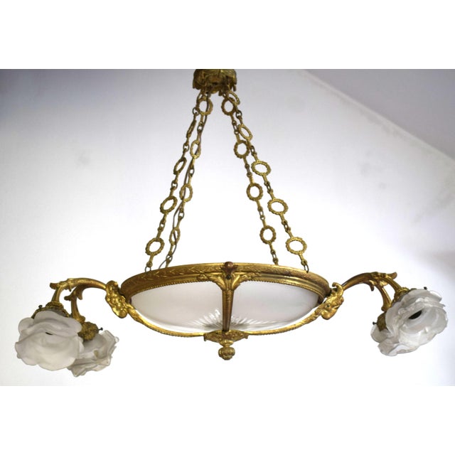 French Neoclassical Chandelier with Gilded Bronze and Frosted Etched Glass, Early 20th Century For Sale - Image 5 of 10