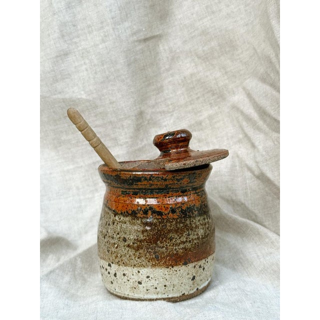 Rustic Vintage Rustic Stoneware Honey Jar with Wooden Dipper, 1970 For Sale - Image 3 of 8