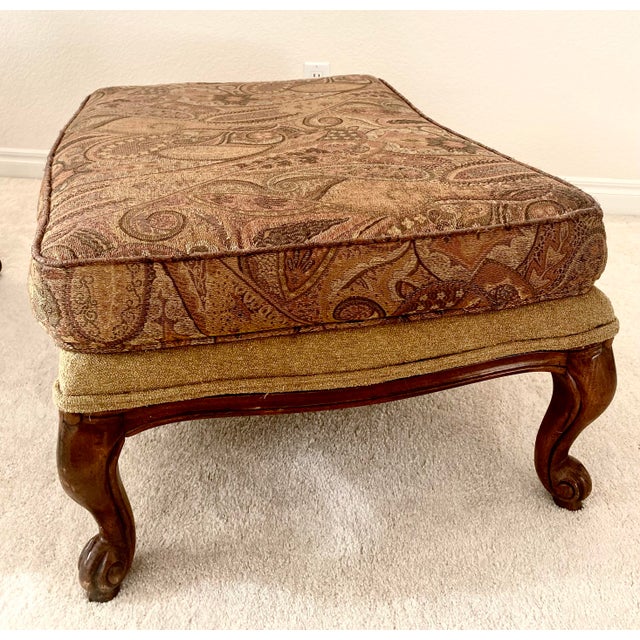 Ethan Allen Bergere French Louis XV Harris Chair With Ottoman Late 20th Century Excellent Condition For Sale - Image 15 of 18