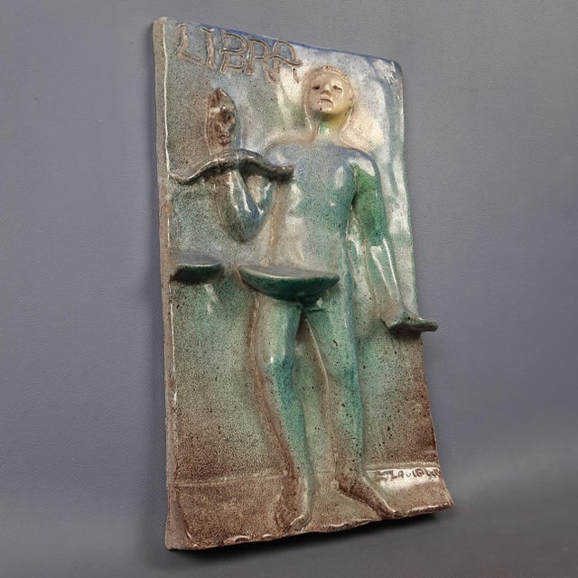 Vintage Majolica Libra High Relief, 1960s, in Flawless conditions. Designed 1960 to 1969