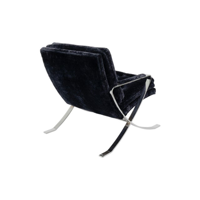 This 1979 Flair armchair by Bernhardt embodies late modern glamour with a bold, sculptural presence. The chair features a...