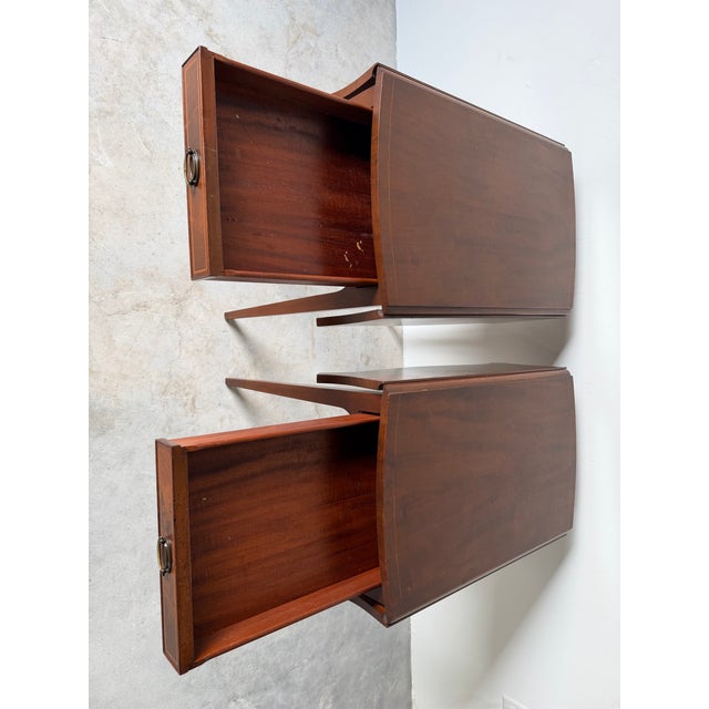 Vintage Mahogany Pembroke Drop-Leaf Nightstands – Pair For Sale - Image 10 of 13