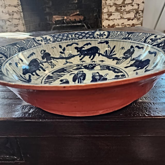 Chinese Antique Chinese Blue & White Porcelain Bowl With Rare Coral Glaze Exterior – Qing Dynasty Scholar Motif – Late 19th Century For Sale - Image 3 of 14