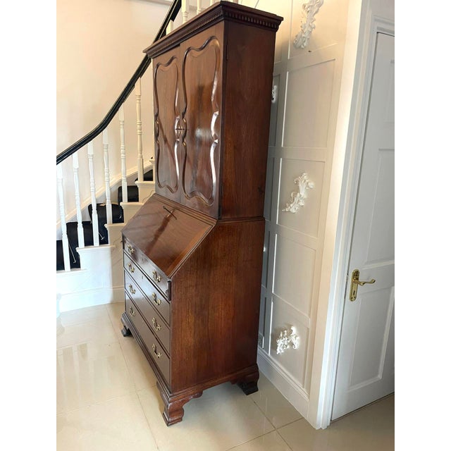 Antique George II Figured Mahogany Bookcase, 1740 For Sale - Image 3 of 18