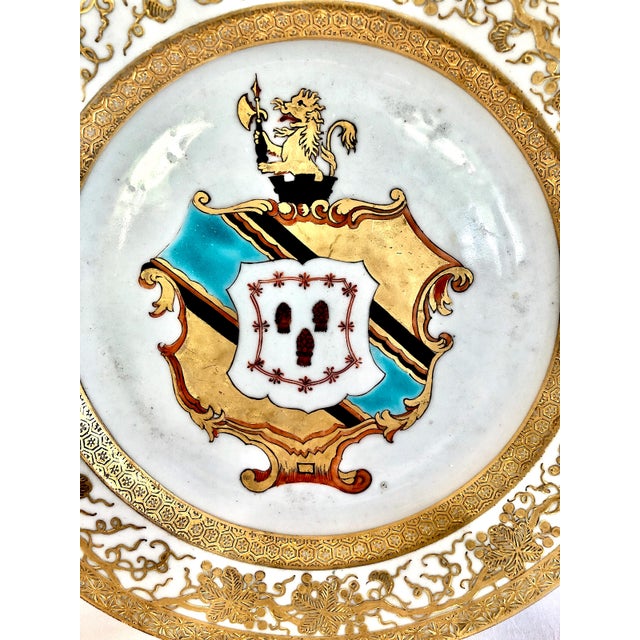 Pair of Chinese Export 1740 Hanbury Armorial Dinner Plates For Sale - Image 9 of 14