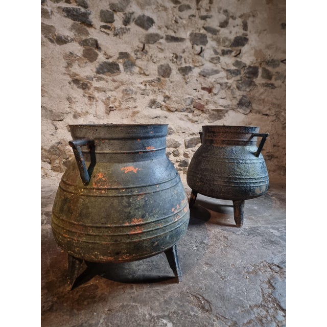 Antique Cast Iron Cauldron Planters, France, 1880-1900, Set of 2, in Very Good conditions. Designed before 1890