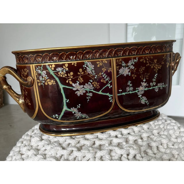 Ceramic 1800s French Choisy Le Roi Jardiniere With Hand-Painted Birds, Botanicals, and Gilt Detail For Sale - Image 7 of 12