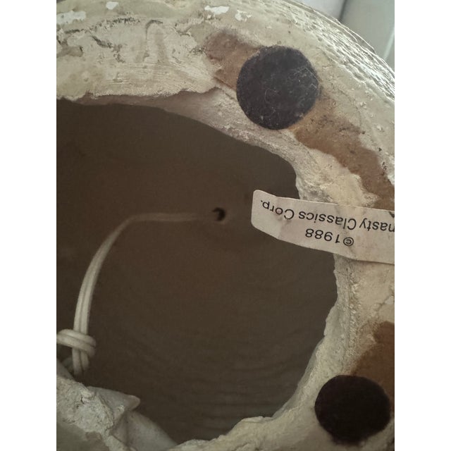 Postmodern 80's Postmodern -Style Ribbed Design Plaster Table Lamp For Sale - Image 3 of 5