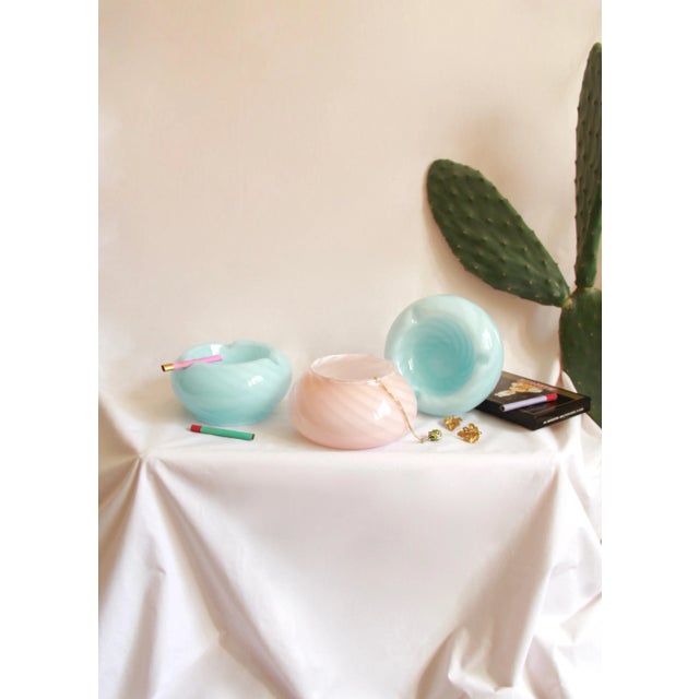 Mid-Century Modern Italian Pink Swirl Murano Glass Caramella Ashtray / Vide Poche, 1970s For Sale - Image 3 of 10