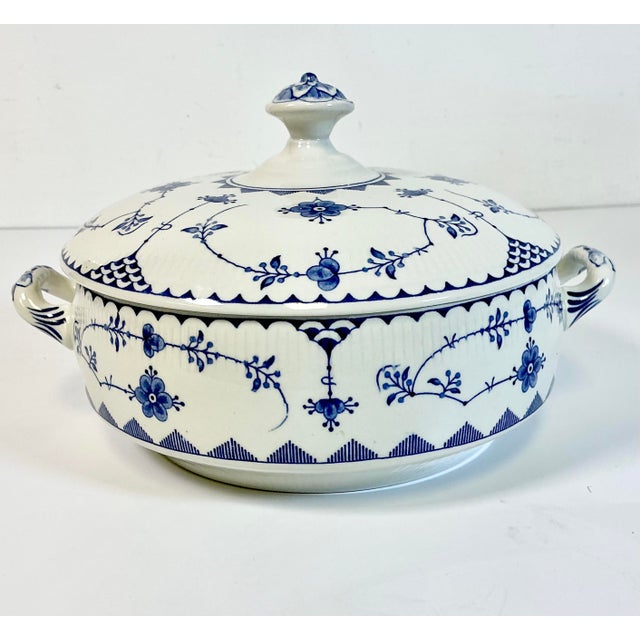 Jacof Furnival 1950s Vintage English Boho Chic Gustavian Denmark Pattern Covered Dish, Casserole Style. For Sale - Image 4 of 16