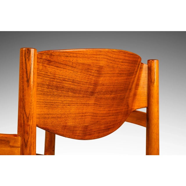 Wood Set of 6 Mid-Century Modern Stacking General Purpose Chairs in Oak & Walnut by Jens Risom for Jens Risom Design, Usa, Circa 1960's For Sale - Image 7 of 12