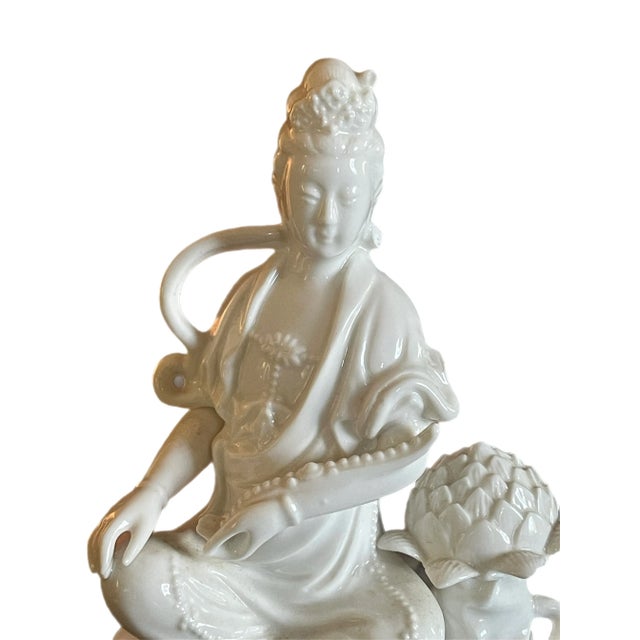 Chinoiserie Guan Yin Figurine With Lotus Flower For Sale - Image 4 of 10