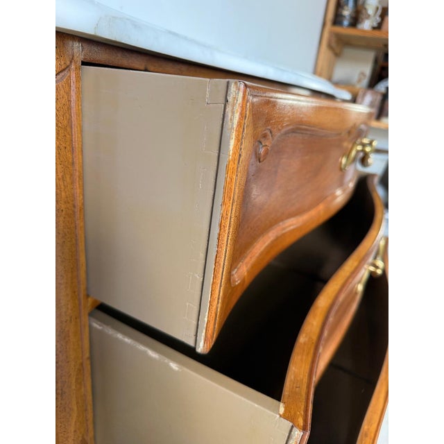 1960s Vintage French Provincial Louis XV Style Walnut & White Marble Top Three-Drawer Commode For Sale - Image 15 of 17