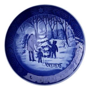 Christmas Plate Choosing the Christmas Tree from Royal Copenhagen, Denmark, 1979