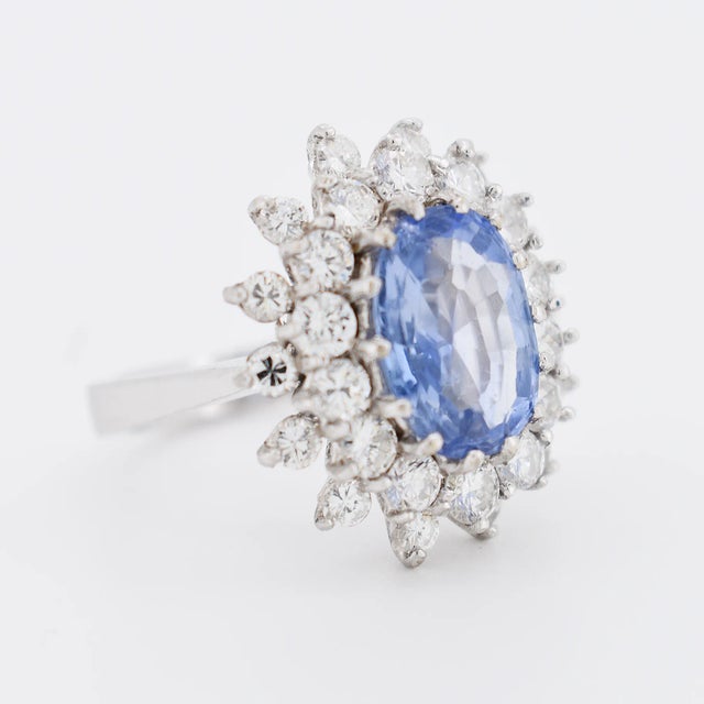 1960s Pompadour Ceylon Sapphire Ring 4.67 Carats No Heat and Diamonds, Size 7.5 For Sale - Image 5 of 6
