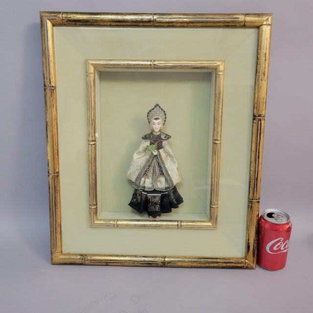 Chinoiserie Pair of Hollywood Regency Chinoiserie Figural Shadowboxes in Faux Bamboo Gilt Frames, C. 1970s For Sale - Image 3 of 8