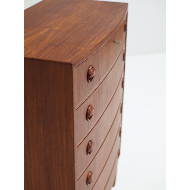 Brown Curved Chest of Drawers in Teak by Kai Kristiansen, Denmark, 1960s For Sale - Image 8 of 17