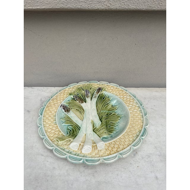 Majolica asparagus plate Salins, circa 1890.