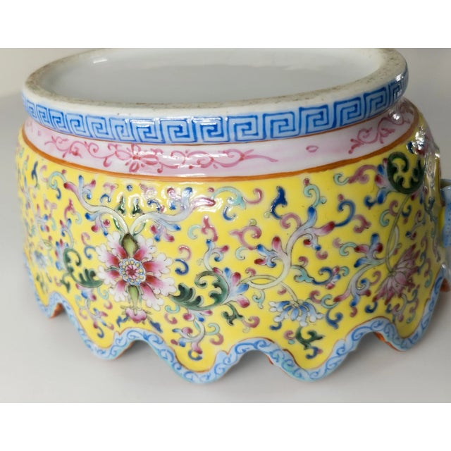 Early 20th Century Chinese Chinoiserie Republic Period Famille Rose Floral Bowl For Sale - Image 12 of 12