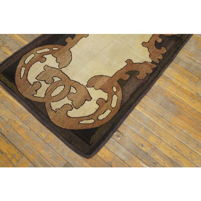 1900s Ivory Open Field Minimalist Antique American Hooked Rug 2'8" X 5'0" Handknotted Wool Carpet For Sale In New York - Image 6 of 6