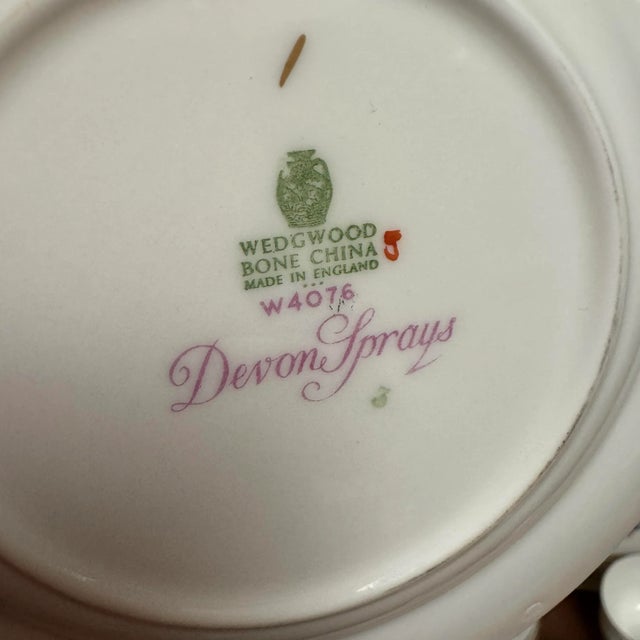 1950s Covered Vegetable Dish by Wedgwood in Devon Sprays Bone China For Sale In Dallas - Image 6 of 9