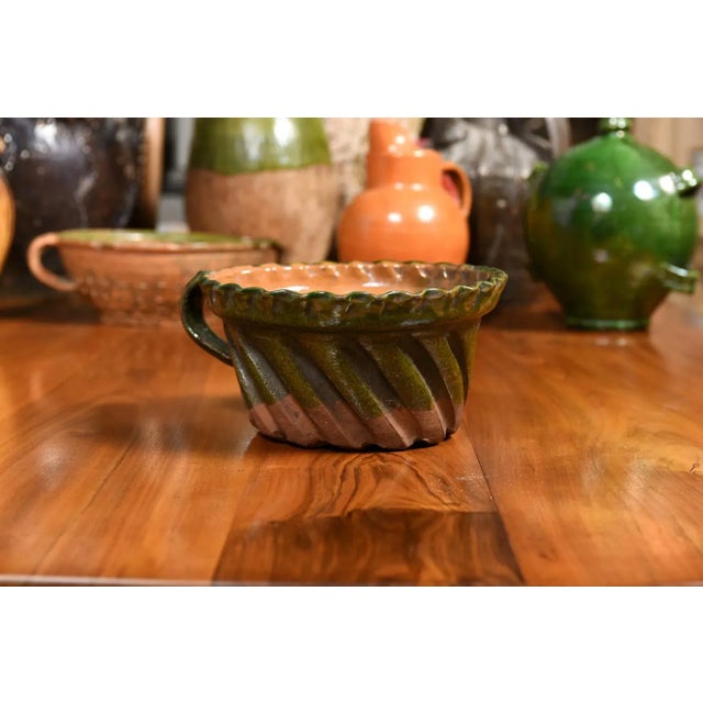 French 19th Century Green and Brown Glazed Pottery Cake Mold with Grooves For Sale In Atlanta - Image 6 of 12