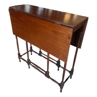 Early 19th Century English Mahogany Petite Spider Gate Leg Table For Sale