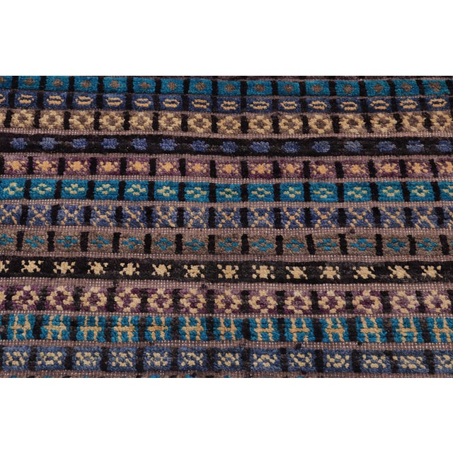 Boho Chic Black/Gold High Low Wool Rug - 4'6'' X 7'0'' For Sale - Image 4 of 9