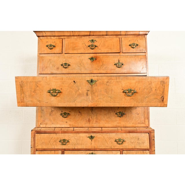 18th Century Antique English Queen Anne Burled Walnut Highboy Dresser For Sale In South Bend - Image 6 of 15