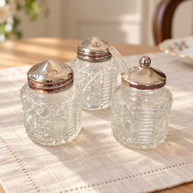 English Vintage Patterned Glass and Silver-Plated Condiment Set With Lucite Spoon For Sale - Image 3 of 17