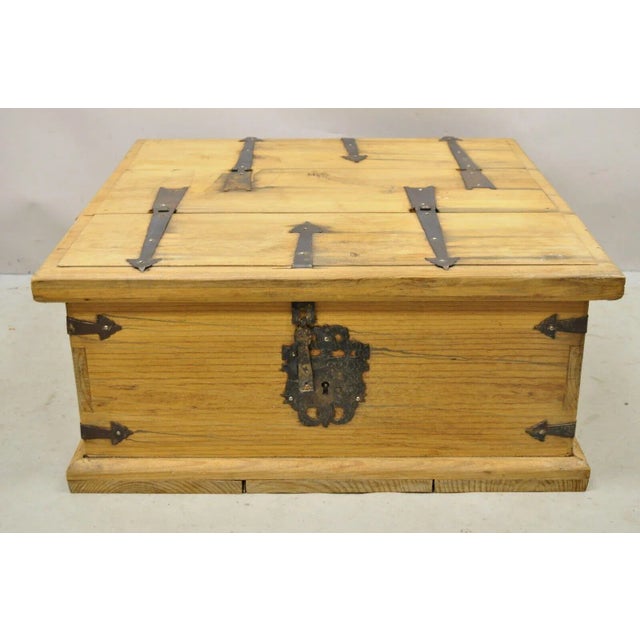 Late 20th Century Country Farmhouse Style Mexican Double Lid Wooden Coffee Table Storage Trunk For Sale - Image 4 of 13