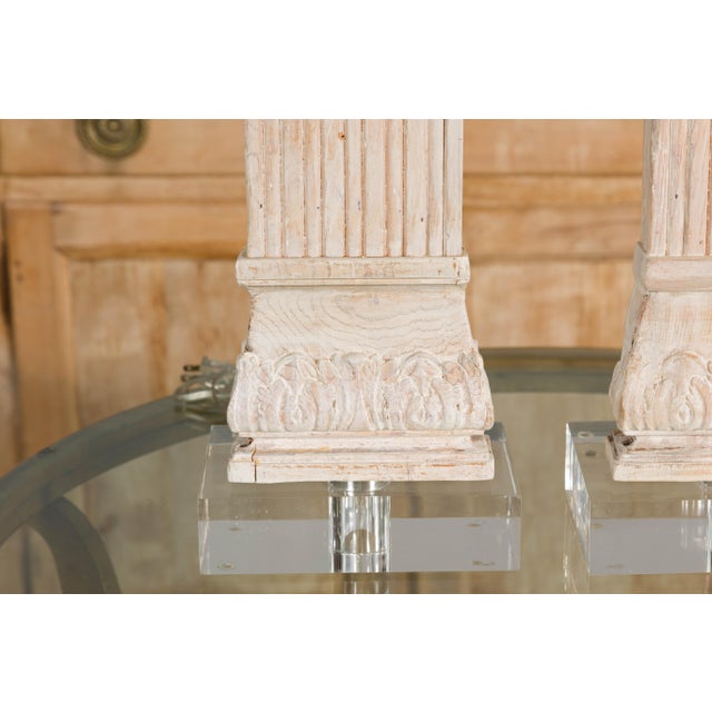 Mid 20th Century Mid Century Modern Italian Carved Pine Pilaster Table Lamps on Lucite Bases - a Pair For Sale - Image 10 of 12